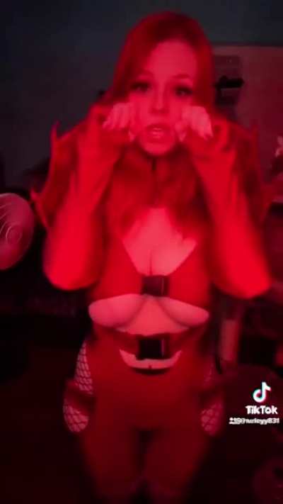 Redhead underboob