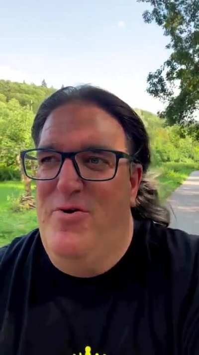 Einen hab ich noch 🤣🤣🤣🤣 wenn meinem Sohn das passieren w&uuml;rde die schwule Sau dem w&uuml;rde bestimmt einer abgehen 😜😜😂😂😂😂😂😂😂