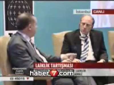 Erdoğan'ın "Biz din eksenli bir parti değiliz" dediği eski g&ouml;r&uuml;nt&uuml;leri Halk unuttu arşiv hatırlatacak