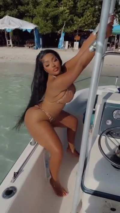 Fat ass in vacation