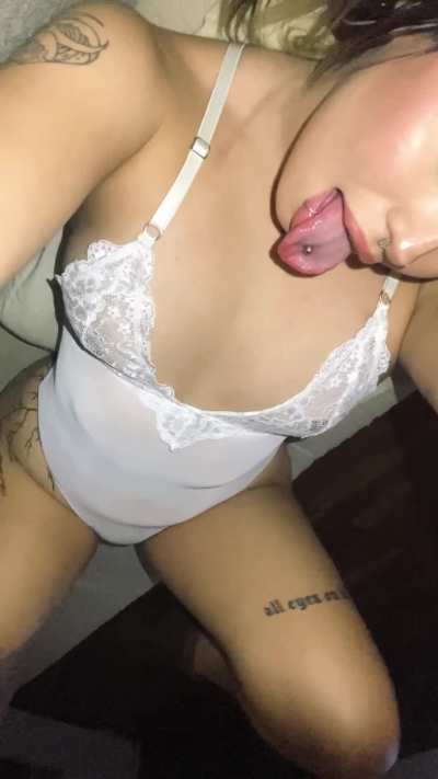 Turns out I don&rsquo;t need big boobs to be sexy after all?