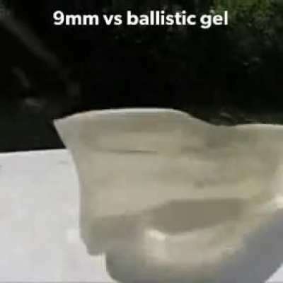 O impacto de uma arma em uma gelatina bal&iacute;stica
