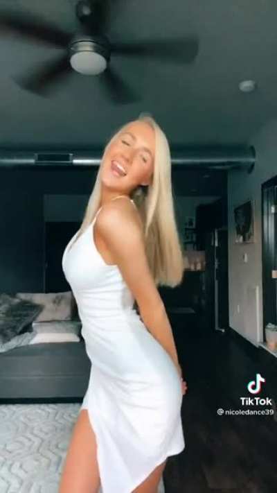 That dress!