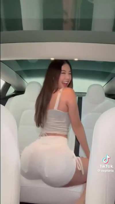 😈