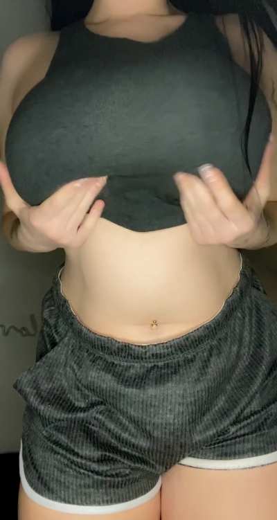Tall with huge naturals 🩵 $4 OF Sale! Link in comments