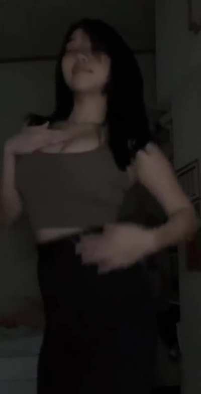 @crishajann