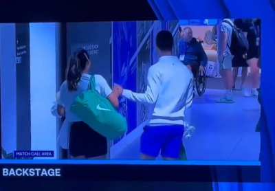 Djokovic meets Qinwen Zheng in the backstage area