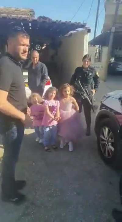 10 years old boy getting arrested by Israeli police few hours ago, while his younger sisters are terrified and bursting into tearing! Israelis keep ignoring UNICEF reports warnings and continue to commit persecutions against children, some of them didn't 