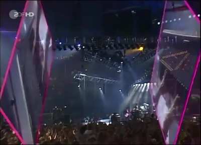 Kim Wilde performing &ldquo;You Keep Me Hangin&rsquo; On&rdquo; in 1986. 