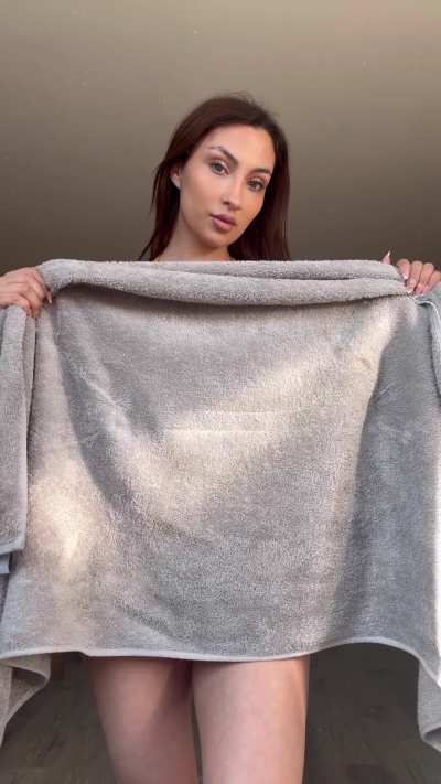 I'm your sexy and obedient Latina girl