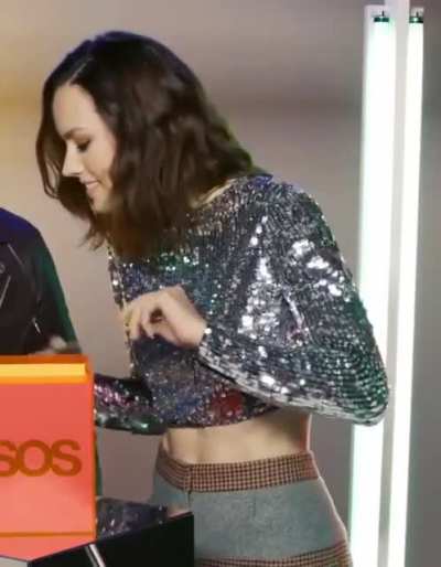 Daisy Ridley's Abs