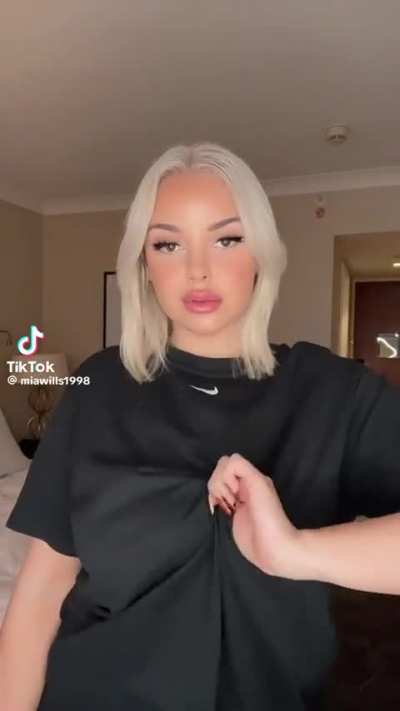@miawills1998
