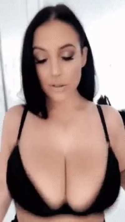 Insane jiggling... 