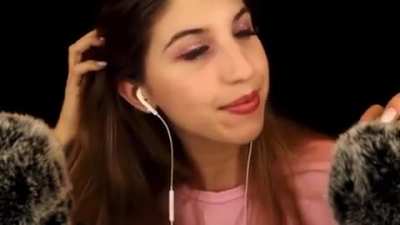 Frivolousfox pouty kissing asmr