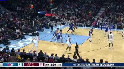 [Highlight] Okoro flies out of nowhere to throw down Mobley's miss