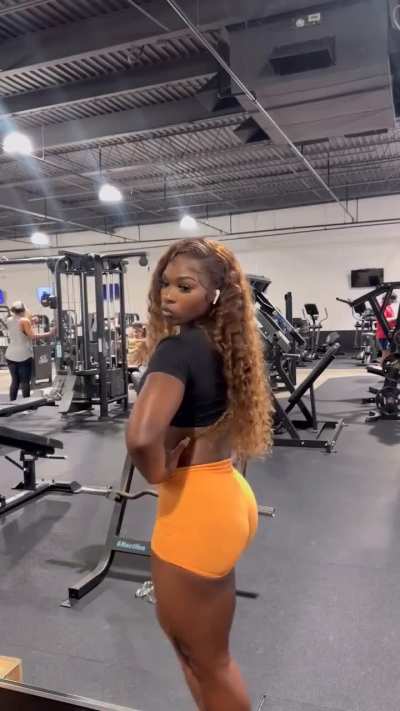Lower body day 🍑 🏋🏾&zwj;♀️ 💪🏾