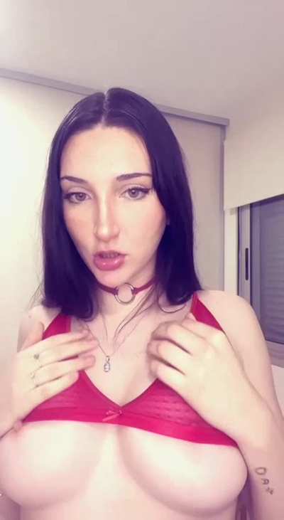 Do you think they&rsquo;re mesmerising
Natural, D titties
