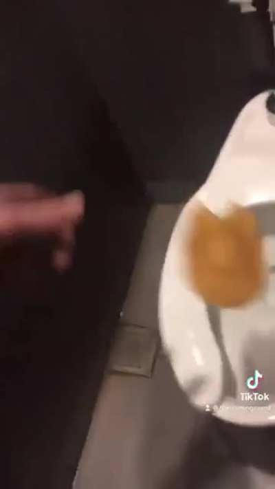 It&rsquo;s toilet time