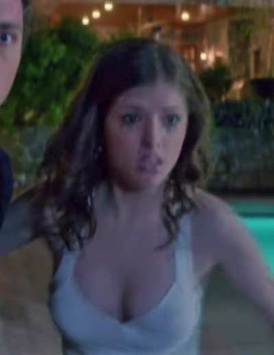 Anna Kendrick has a nice jiggle