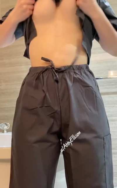WHO WANNA TRY THOSE TASTY TITS ? (🔥👇FREE content IN THE COMMENTS👇🔥)
