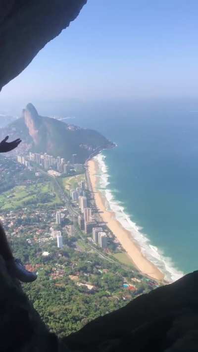 [OC] Climbed the world&rsquo;s largest seaside monolith, this was Rio&rsquo;s reward 🇧🇷✨