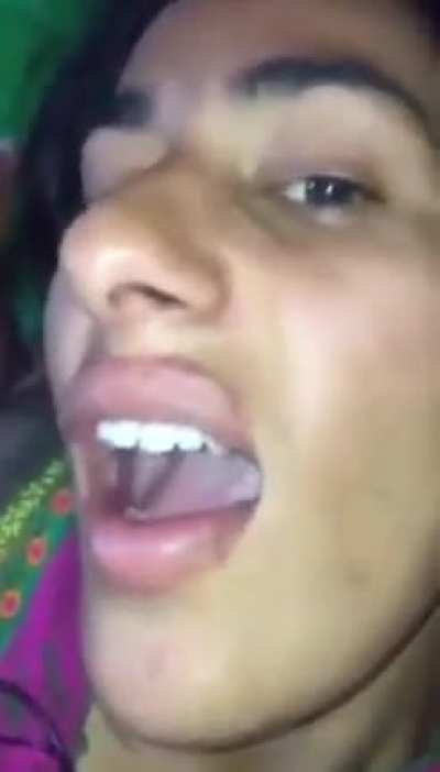 ayesha ki gili chut