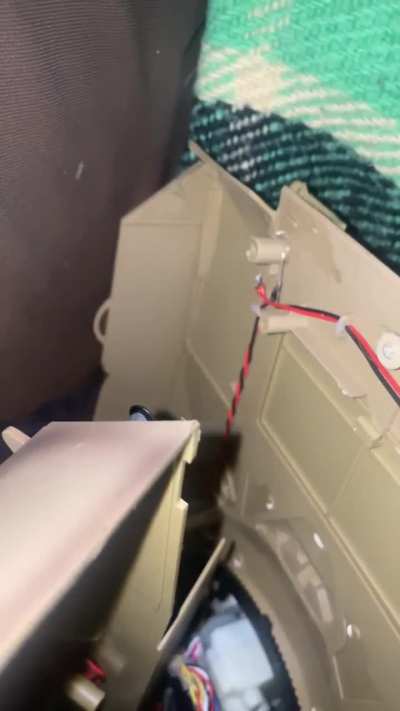 Where is the exatcly point&rsquo;s to glue these neodymium magnets?