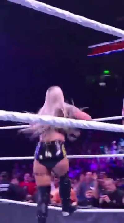 Liv&rsquo;s black and yellow gear 🖤💛