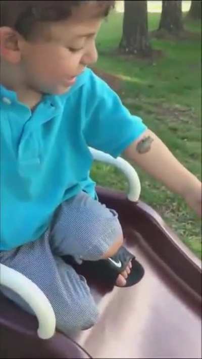 This poor kid😭😭