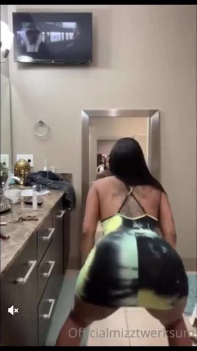 Check link in comments for her new video 🔥💦