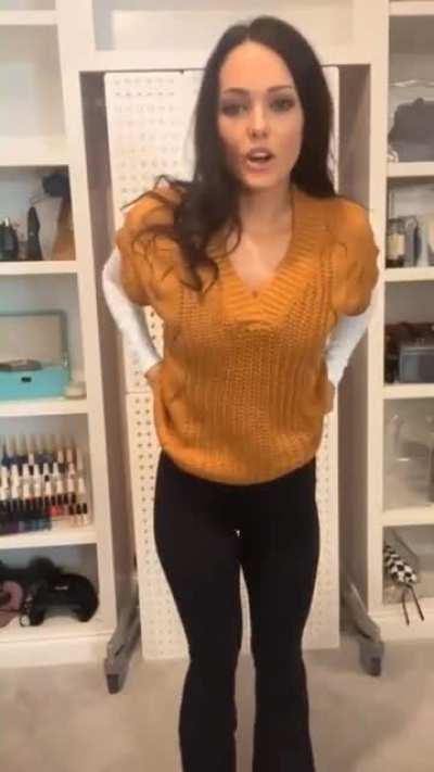Such a MILF 😍