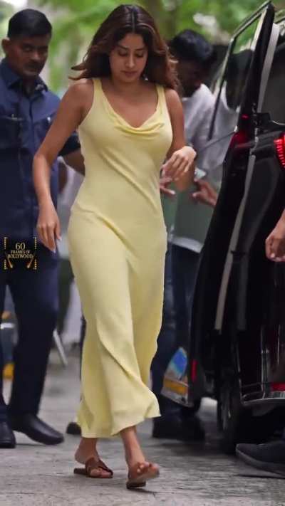 Jhanvi Kapoor ass