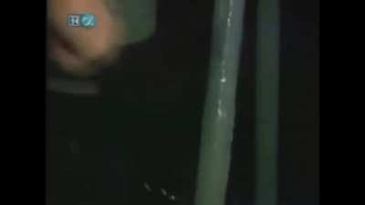 Homofobik dayı hemcinsine hallenen cinsel organına ayar veriyor.