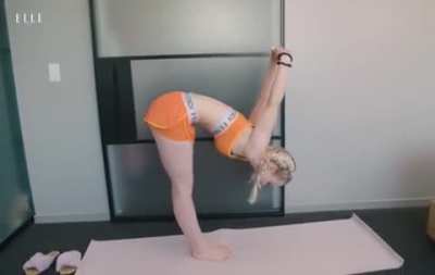 Dove Cameron 
