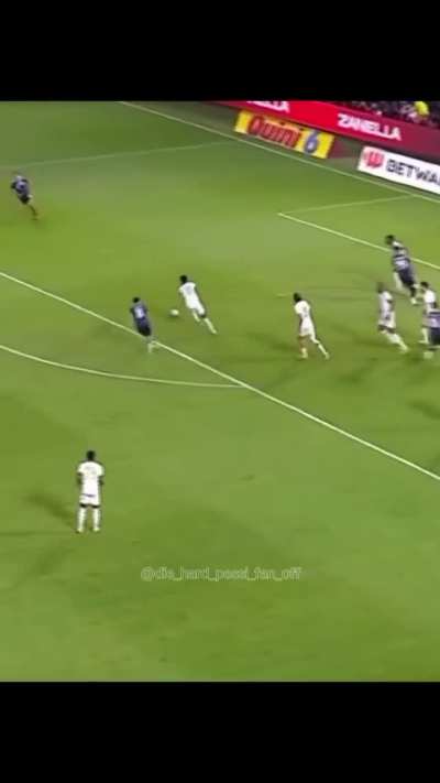 Doesn&rsquo;t run, doesn&rsquo;t press, can&rsquo;t create, can&rsquo;t dribble for shit. As soon as they subbed him in, it was like they were a man down. 😭