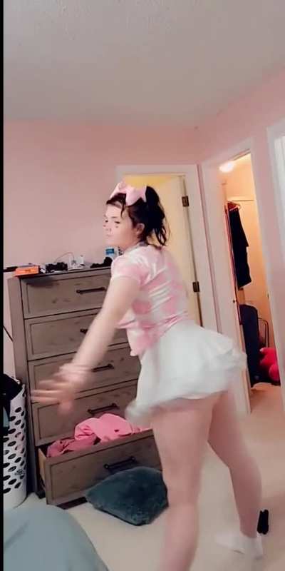 [18][OC]🌸First time on a Stripper pole🌸 twerking