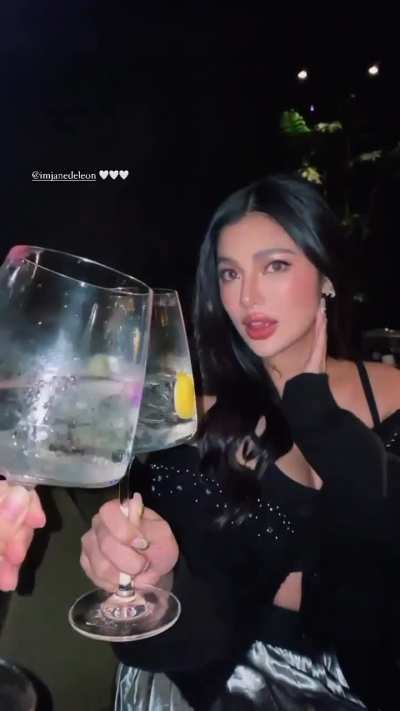Jane De Leon