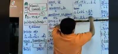miembros de r/maau en clase