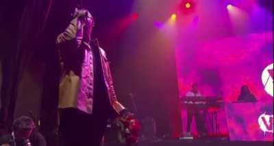 This what happens when your mic doesn’t have auto tune 🤡 these R&B niggas getting exposed… Ray J , Omarion and Jeremiah sounded terrible.