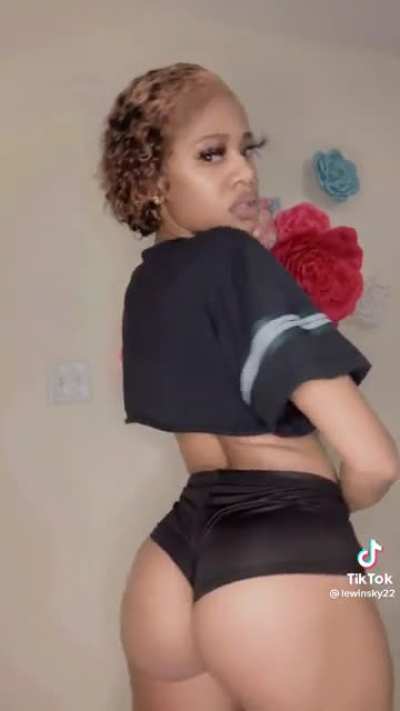 👀