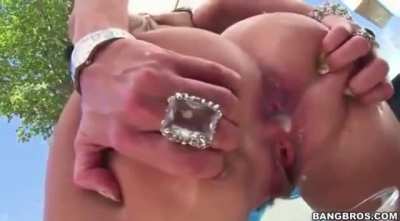 Filling mommy&rsquo;s ass up