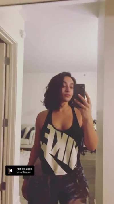 👸🏻🤳🏻