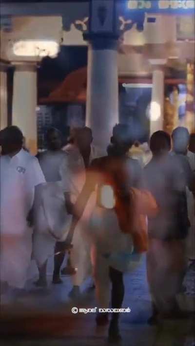 Vaikkom Mahadeva Temple, Kerala restarts calling for "Athazha Pashnikarundo" ( is there any one left without food). Is there any other temple or devotional centres that does the same every day for the needy. I have seen this specific practice only in a mo