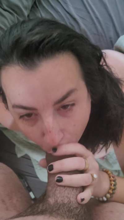 I love sucking cock 