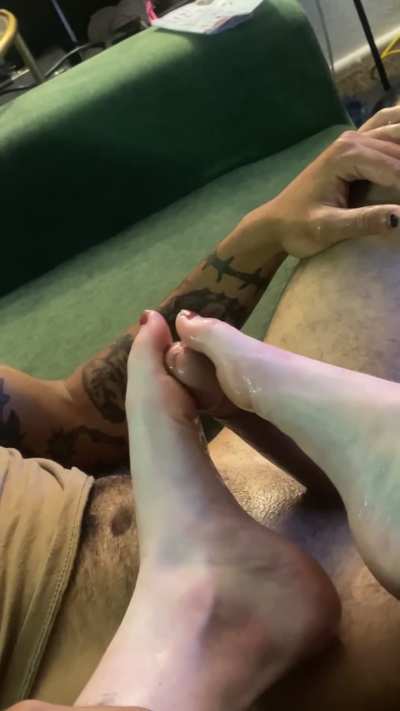What&rsquo;s the best foot job you&rsquo;ve ever gotten? 