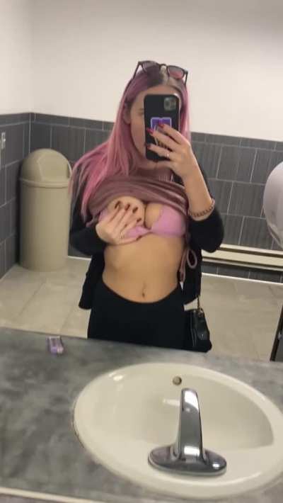 Is this sub still appreciating my work flashes or has it gotten boring? Because I&rsquo;m still horny everyday at the office