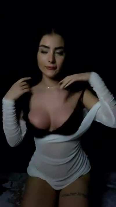 &Ccedil;ıtır hatun efsane memeleriyle yayını bombalıyor (link yorumda)