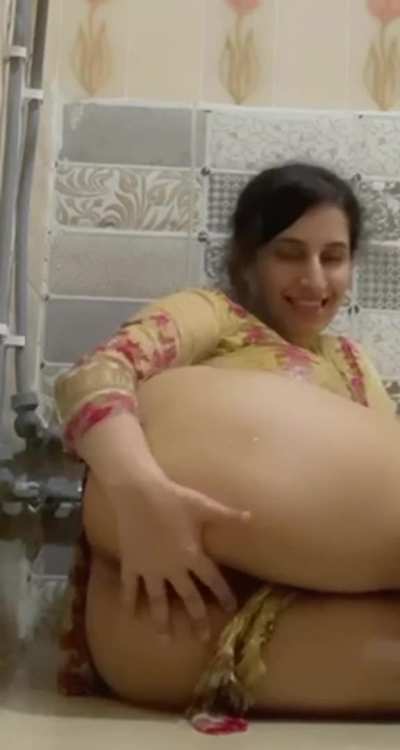 my step-dad loves curvy indian girls like me 🥰
