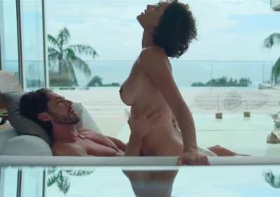 D&eacute;bora Nascimento in 'Lady Voyeur' S1