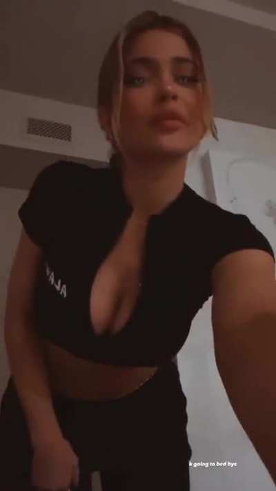 kyliejennerthot - Video #6081